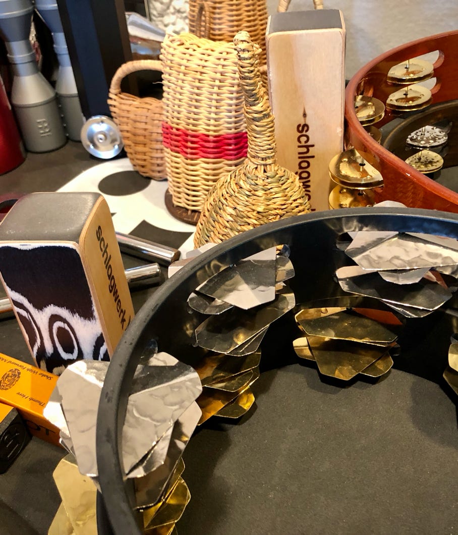 Shaker, Egg, Tambourin, Schellenreifen, Clave, Guiro,Cowbell, Kuhglocke, Caxxixi