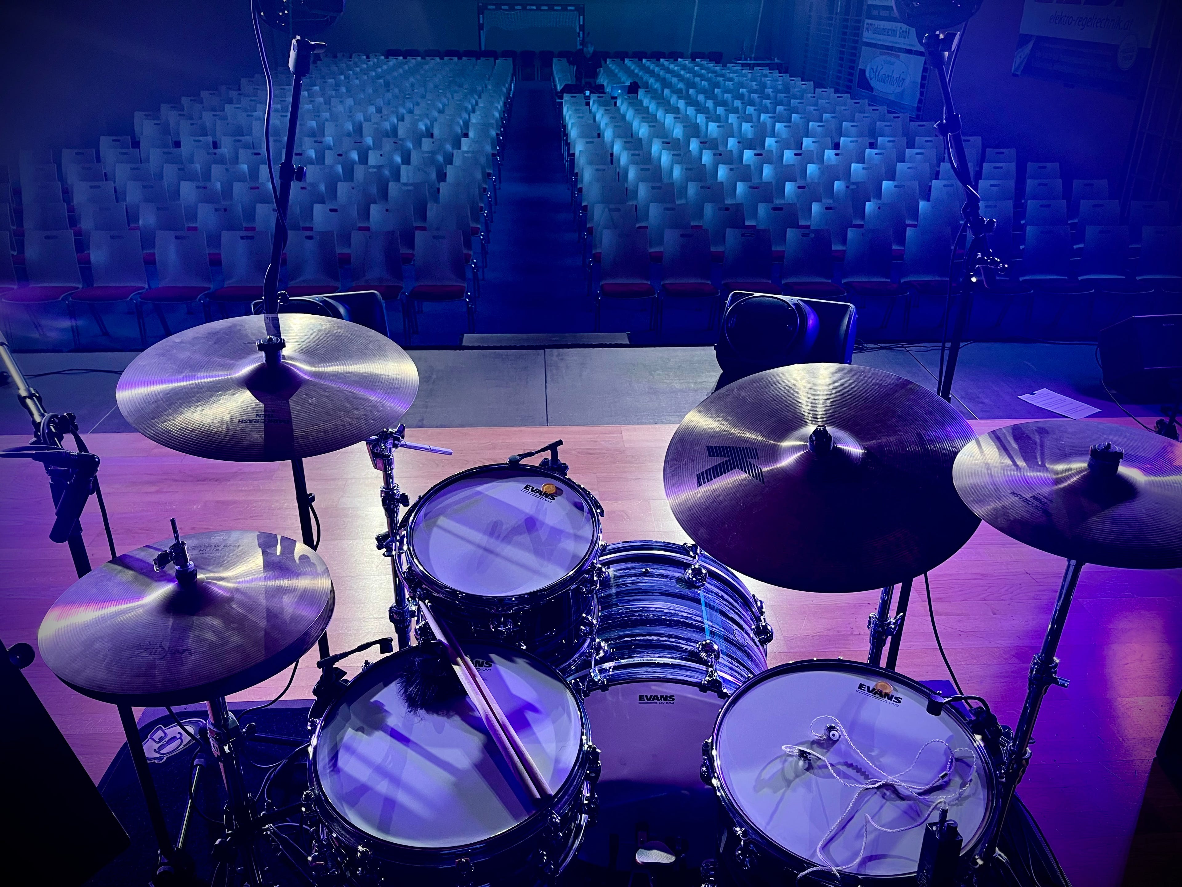 Drums, Schlagzeug, Kleine Trommel, Snaredrum, Cajon, Conga, Djembé, Bongo, Unterricht, Workshop, Lessons